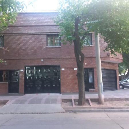 Apartamentos Willy - En Zona Residencial Con Estacionamiento Mendoza Zewnętrze zdjęcie
