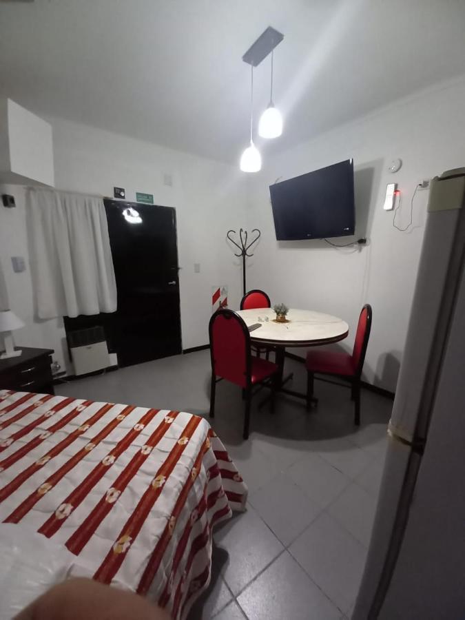 Apartamentos Willy - En Zona Residencial Con Estacionamiento Mendoza Zewnętrze zdjęcie