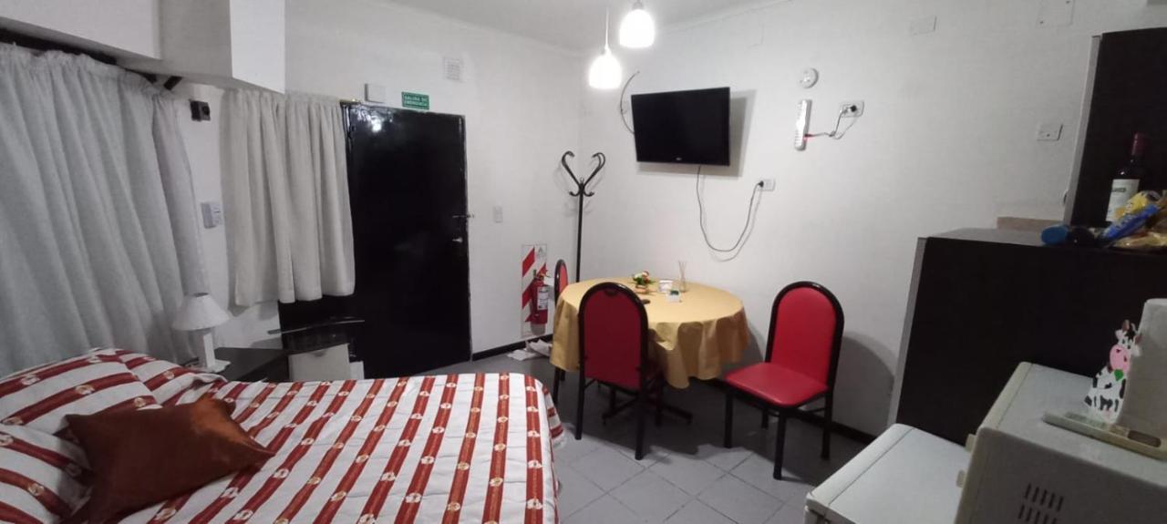 Apartamentos Willy - En Zona Residencial Con Estacionamiento Mendoza Zewnętrze zdjęcie