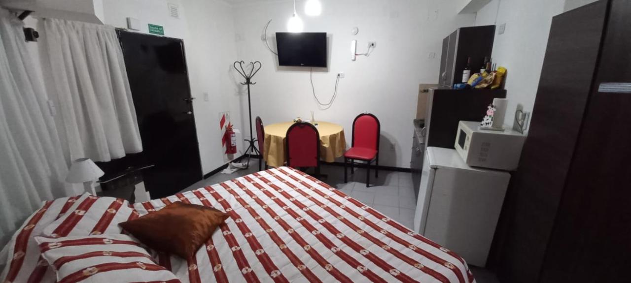 Apartamentos Willy - En Zona Residencial Con Estacionamiento Mendoza Zewnętrze zdjęcie
